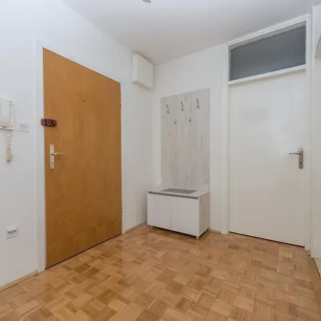 Apartment Violet Makarska