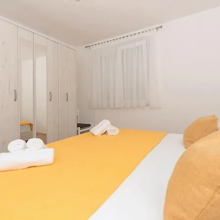 Violet Apartment Makarska
