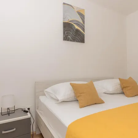 Violet Apartment Makarska