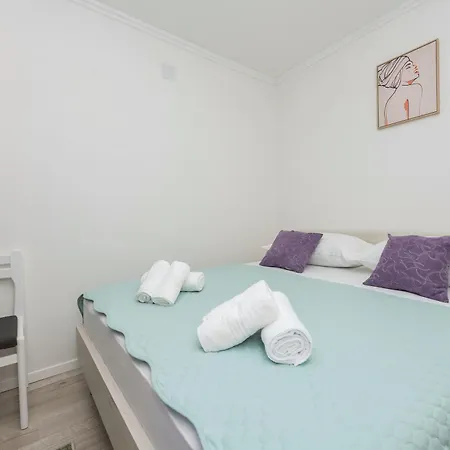 Violet * מאקרסקה