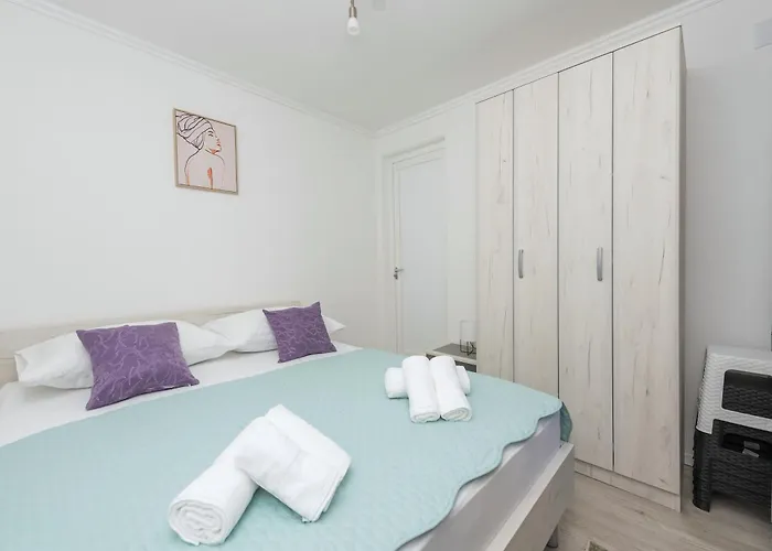 Violet Appartement Makarska