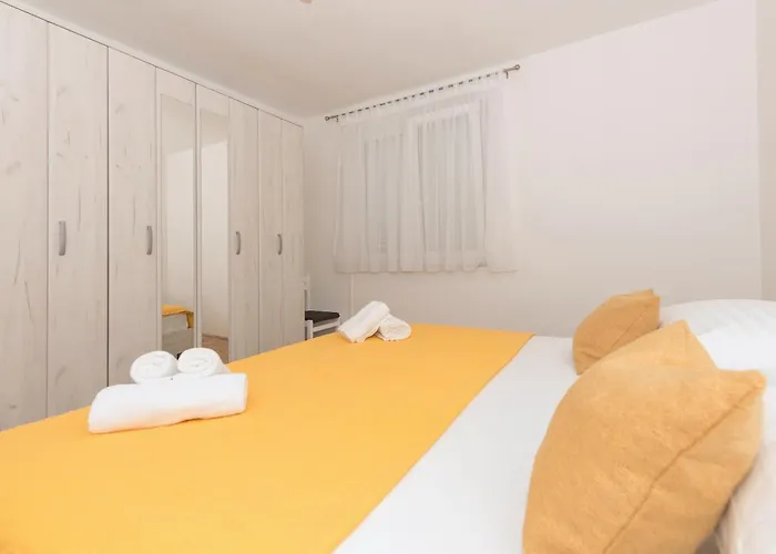 Violet Appartement Makarska