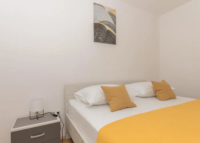 Violet Appartement Makarska