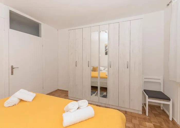 Violet Appartement Makarska