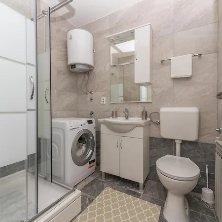 Violet Apartman Makarska