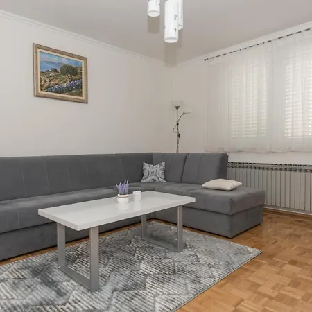 Apartman Violet *
